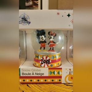 Disney Store Mickey and Minnie Share the Magic Snow Globe